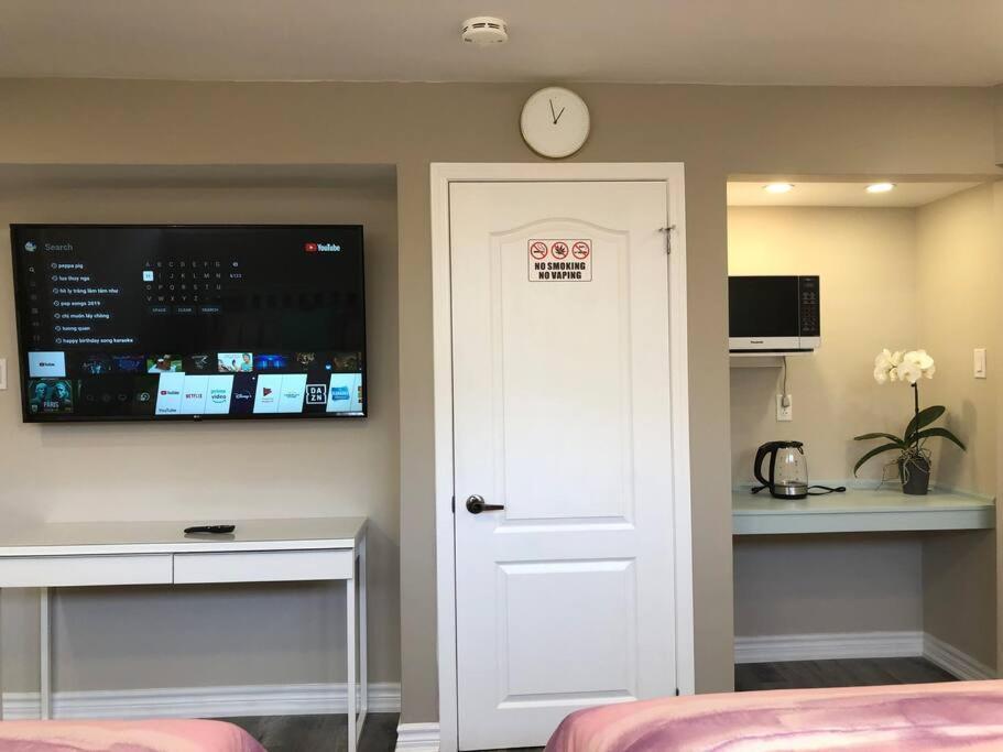 Entire Basement With 3 Bedrooms Niagara Falls Ngoại thất bức ảnh