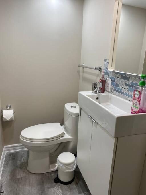 Entire Basement With 3 Bedrooms Niagara Falls Ngoại thất bức ảnh