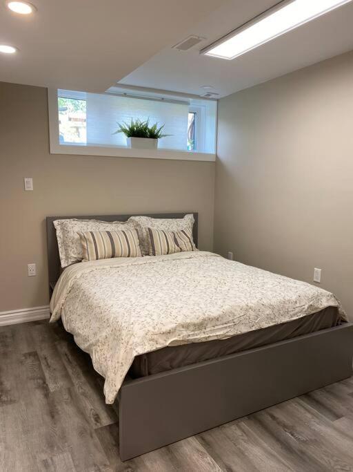 Entire Basement With 3 Bedrooms Niagara Falls Ngoại thất bức ảnh